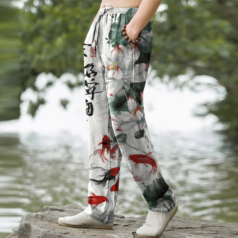 Buddha Stones Pantalones de hombre de algodón con estampado de peces koi y efecto lavado a la tinta, corte cónico y bolsillos. - image 1