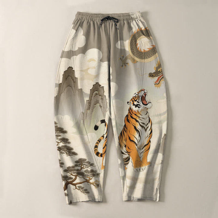 Buddha Stones Pantalones de hombre de algodón puro con estampado de paisaje de tigre y dragón, cordón ajustable y corte cónico, con bolsillos. - image 2