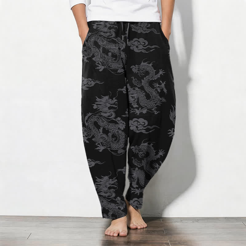 Buddha Stones Pantalones de hombre de algodón puro con estampado de nube de dragón oscuro, cordón ajustable y corte cónico, con bolsillos. - Negro - US/UK/AU50, EU60 (5XL) - image 0