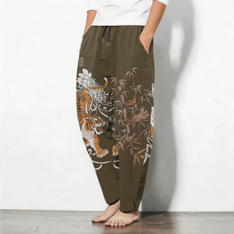 Buddha Stones Pantalones de hombre de algodón puro con estampado de tigre rugiente y bambú, con cordón ajustable y bolsillos. - image 1