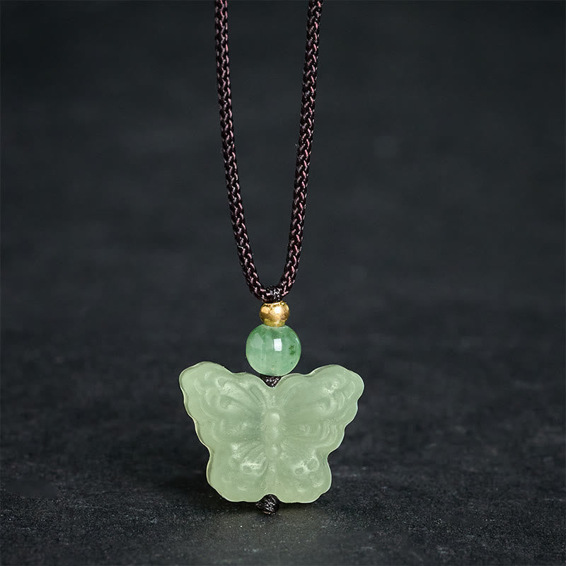 Buddha Stones Collar con colgante tallado a mano con forma de mariposa de jade Xiuyan - Jade Xiuyan natural (el color puede variar) - image 0