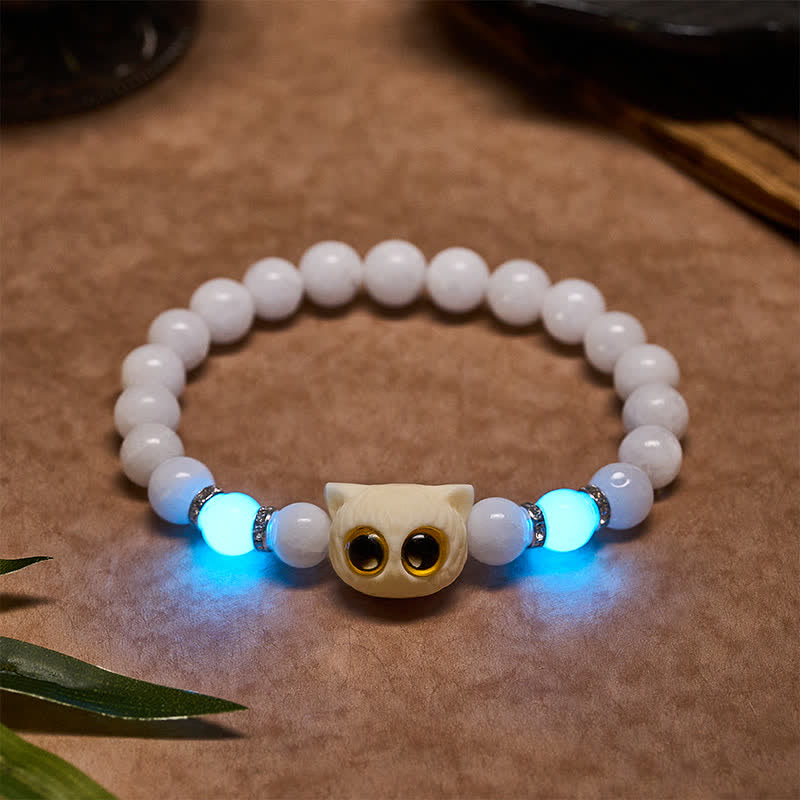 Buddha Stones Pulsera de cuentas de pureza con cabeza de gato de ojos grandes, obsidiana negra y calcedonia blanca - Calcedonia blanca (circunferencia de la muñeca: 15–16 cm) - 8 mm - image 1