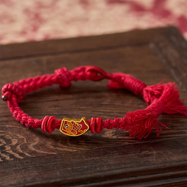 Buddha Stones Pulsera de la suerte con hilo rojo y diseño de pez koi - image 1