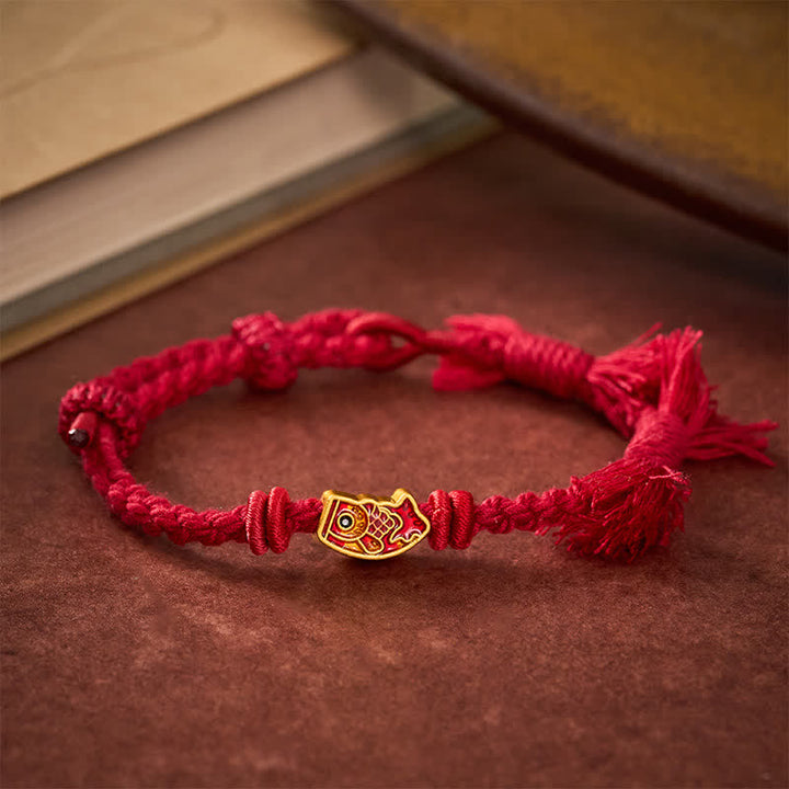 Buddha Stones Pulsera de la suerte con hilo rojo y diseño de pez koi - Hilo rojo oscuro - image 0