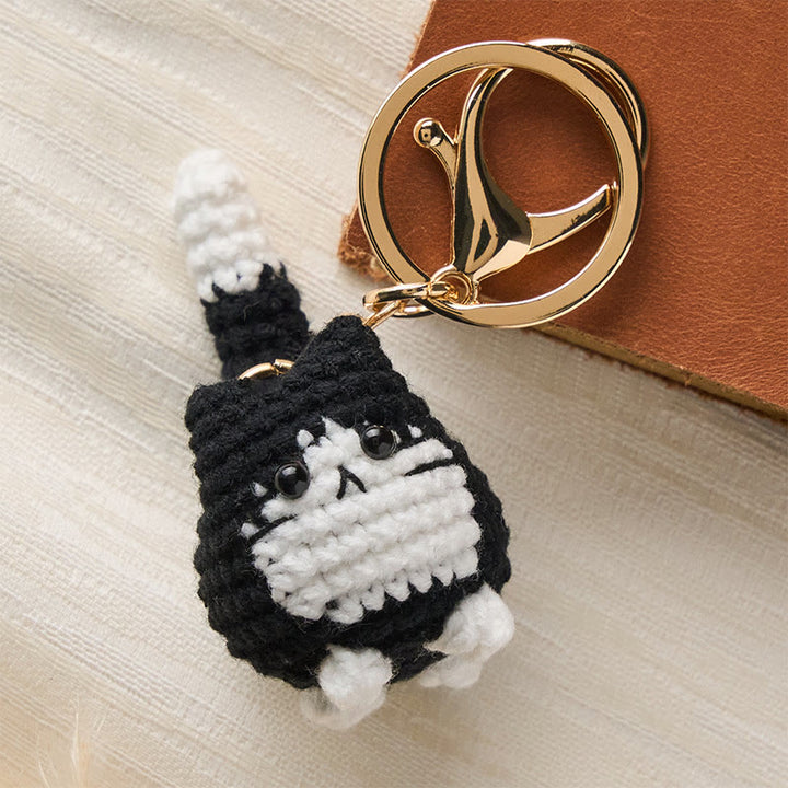 Buddha Stones Llaveros de ganchillo hechos a mano con forma de gato adorable. - Gato blanco y negro - image 9