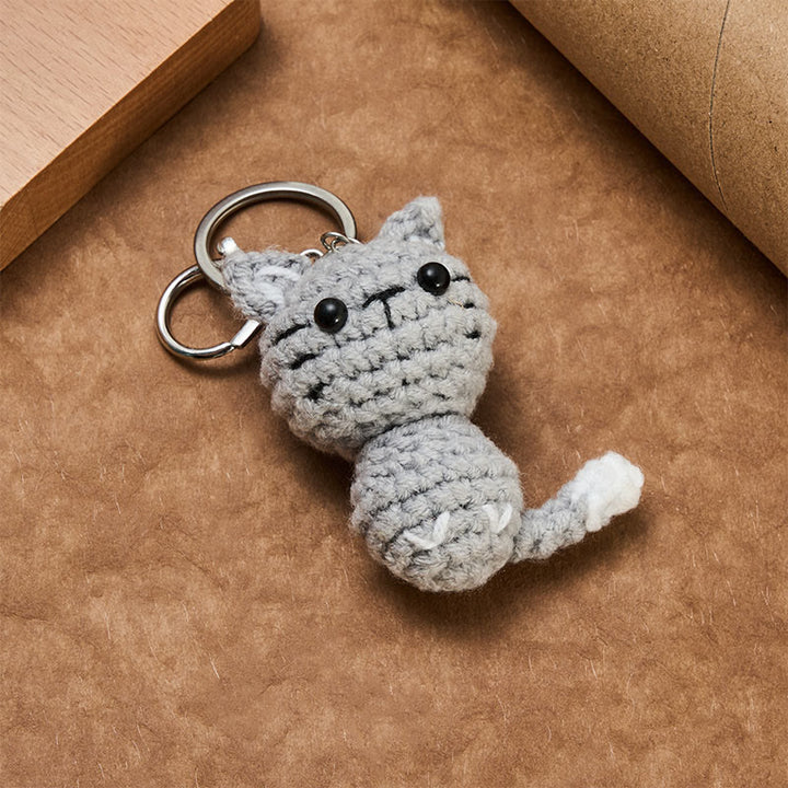 Buddha Stones Llaveros de regalo con dije de gato lindo gris claro, hechos a mano en crochet. - image 3