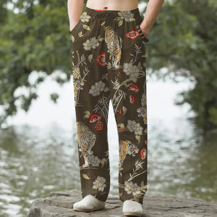 Buddha Stones Pantalones de hombre de algodón con estampado floral de bambú y diseño de tigre, corte ajustado y bolsillos. - Tierra de siena - US/UK/AU50, EU60 (5XL) - image 6