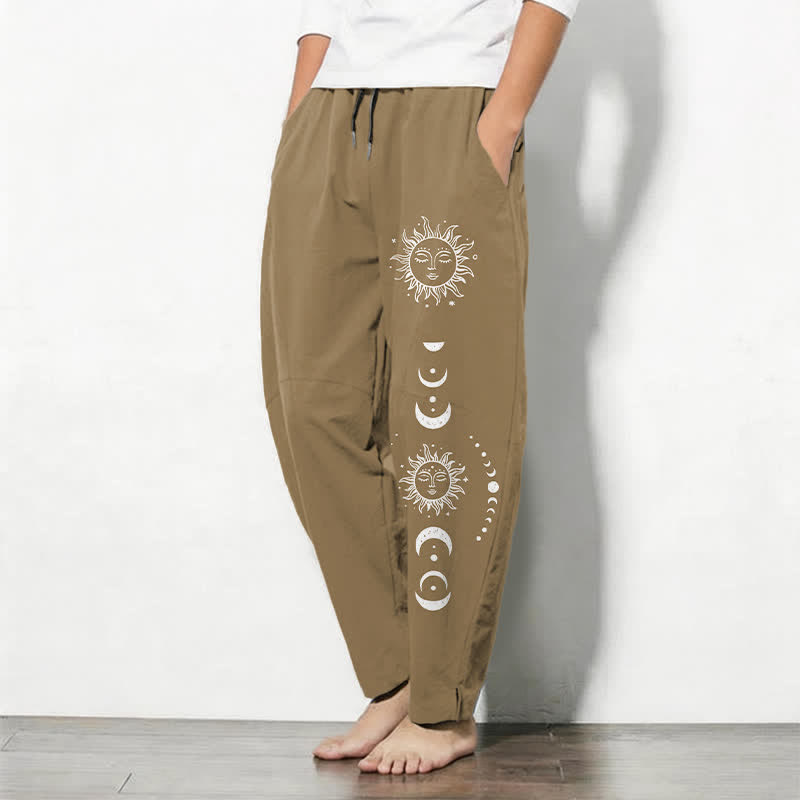 Buddha Stones Pantalones de hombre de algodón puro con estampado de fases lunares y cordón ajustable, corte cónico y bolsillos. - image 8