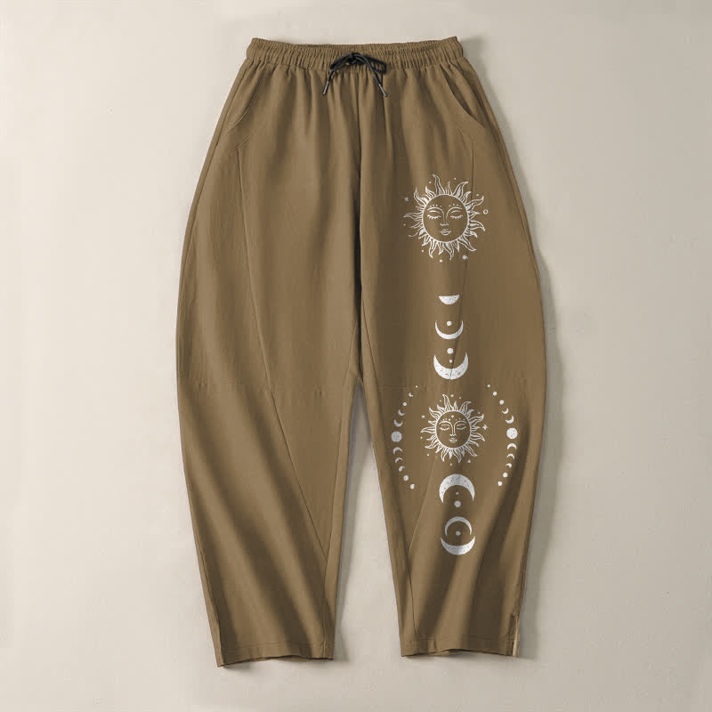 Buddha Stones Pantalones de hombre de algodón puro con estampado de fases lunares y cordón ajustable, corte cónico y bolsillos. - image 9