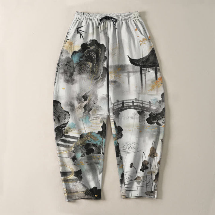 Buddha Stones Pantalones de hombre de algodón puro con estampado de paisaje de bambú, cordón ajustable y corte cónico, con bolsillos. - image 2