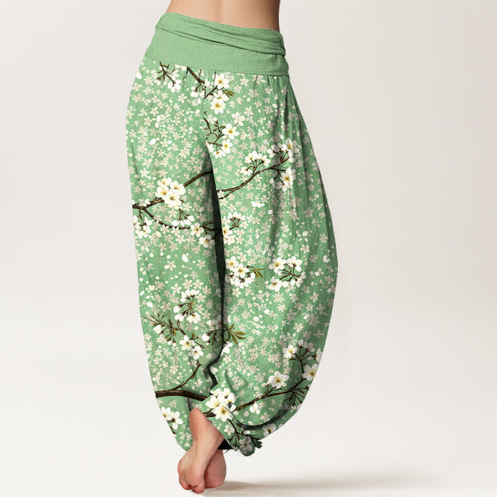 Buddha Stones Pantalones harem de mujer con cintura elástica y estampado de ramas de flores blancas de algodón. - image 2