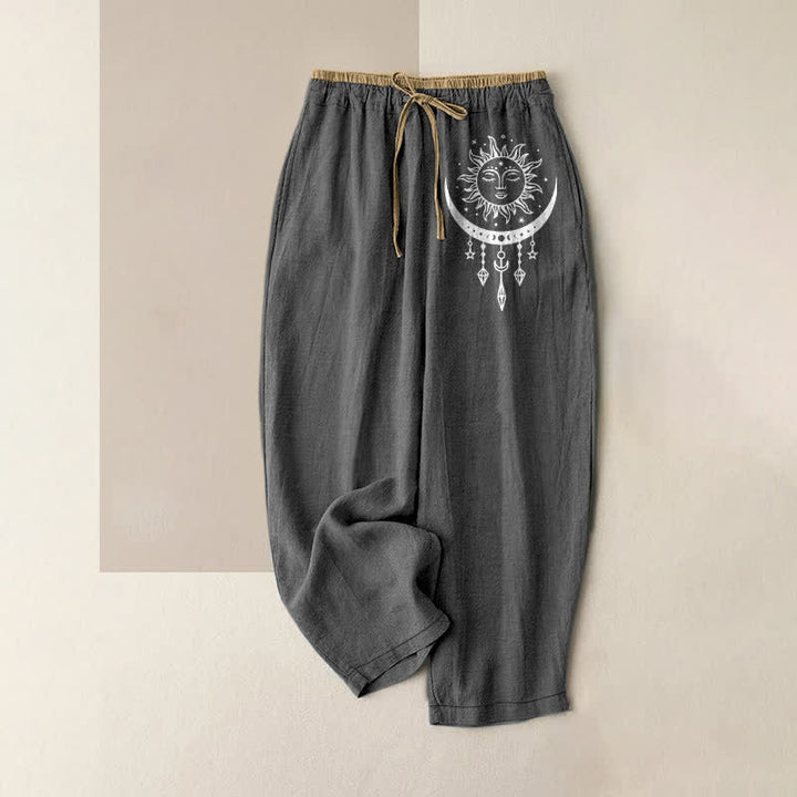 Buddha Stones Pantalones de mujer de algodón puro con estampado de sol y luna celestiales, cintura elástica y bolsillos. - Gris oscuro - US16，UK/AU20，EU48 (3XL) - image 0