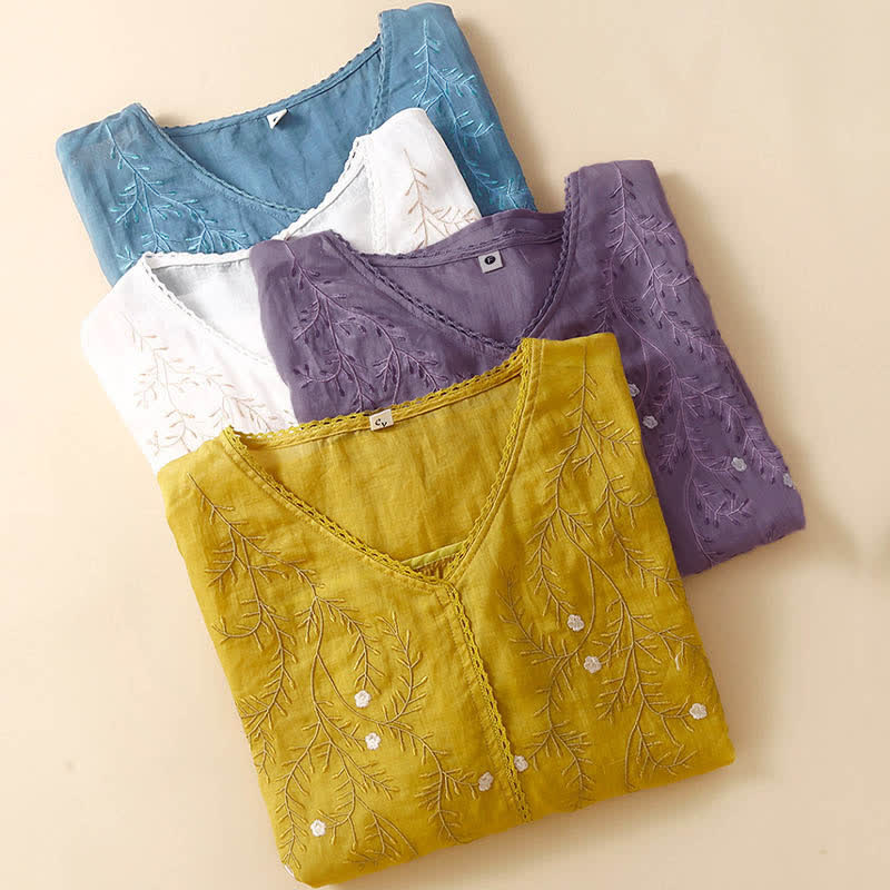 Camiseta de mujer de manga corta con cuello en V y estampado de ramas florales bordadas, estilo casual veraniego con Buddha Stones. - image 8