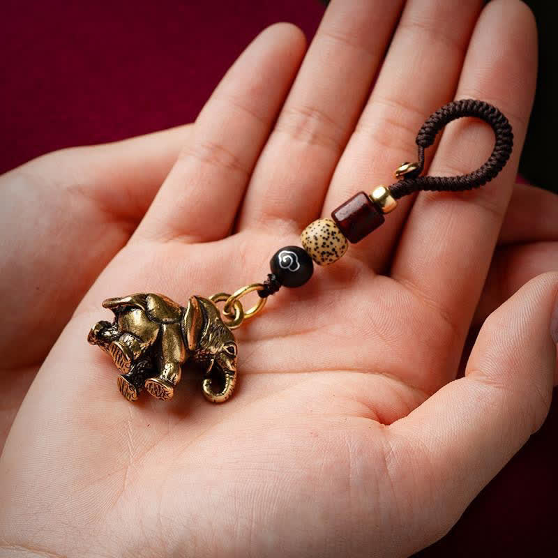 Buddha Stones Llaveros de la suerte con forma de elefante y cinco monedas de emperador, de latón antiguo. - image 3