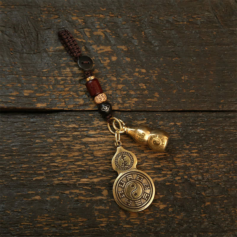 Buddha Stones Llavero amuleto de protección con colgante de calabaza Bagua Pi Xiu de latón con cinco monedas de emperador - Dos modelos de calabazas bagua - image 3