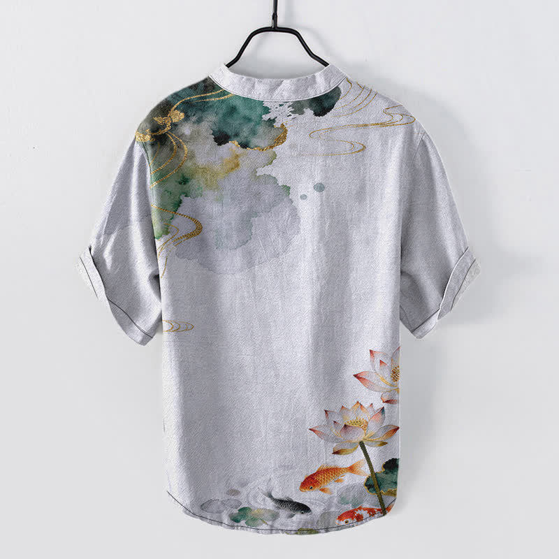 Buddha Stones Camisa de manga corta con medio botón para hombre, de algodón, con estampado de peces koi y loto. - image 8
