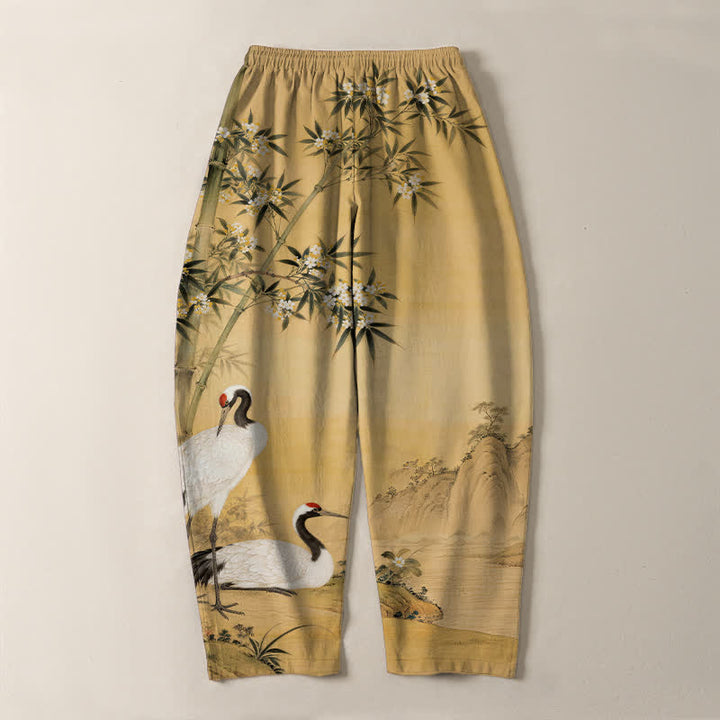 Buddha Stones Pantalones de hombre de algodón puro con estampado de paisaje de grullas y bambú, cordón ajustable y corte cónico con bolsillos. - image 3