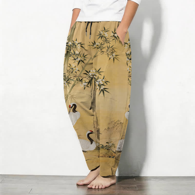 Buddha Stones Pantalones de hombre de algodón puro con estampado de paisaje de grullas y bambú, cordón ajustable y corte cónico con bolsillos. - image 1