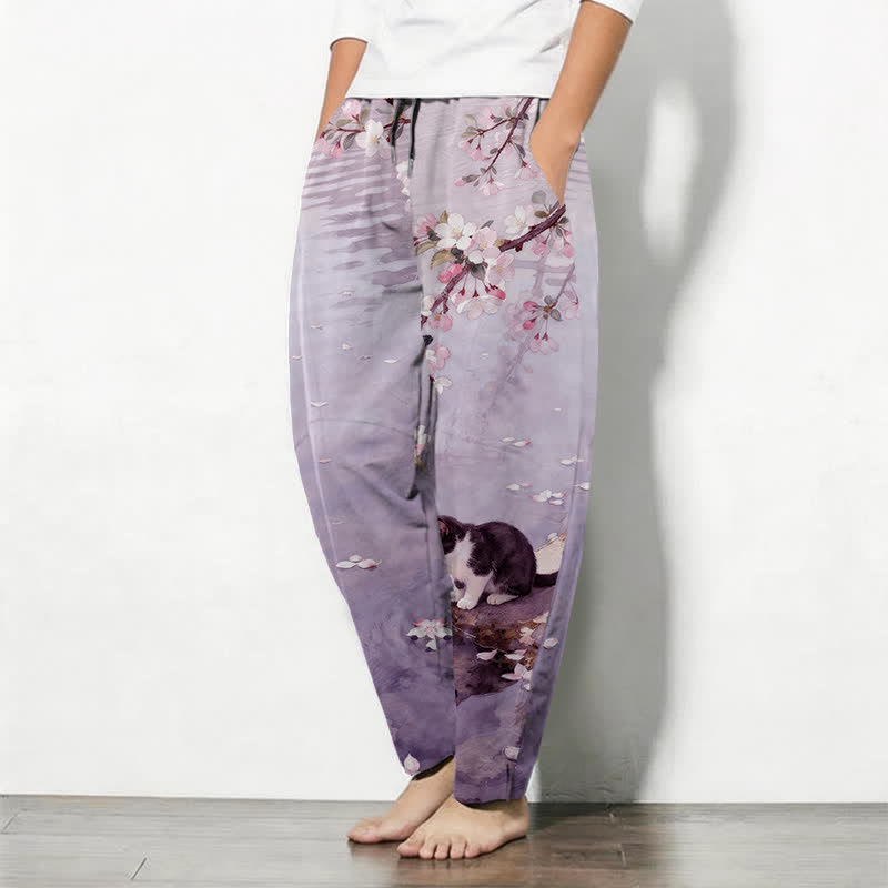 Buddha Stones Pantalones de hombre de algodón puro con estampado de reflejo de agua de gato Sakura, cordón ajustable y corte cónico con bolsillos. - image 12