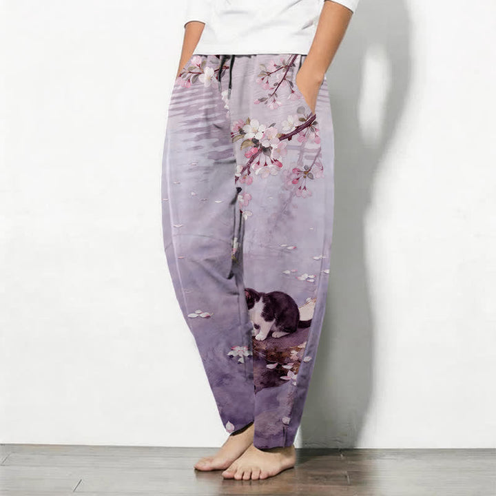 Buddha Stones Pantalones de hombre de algodón puro con estampado de reflejo de agua de gato Sakura, cordón ajustable y corte cónico con bolsillos. - image 12