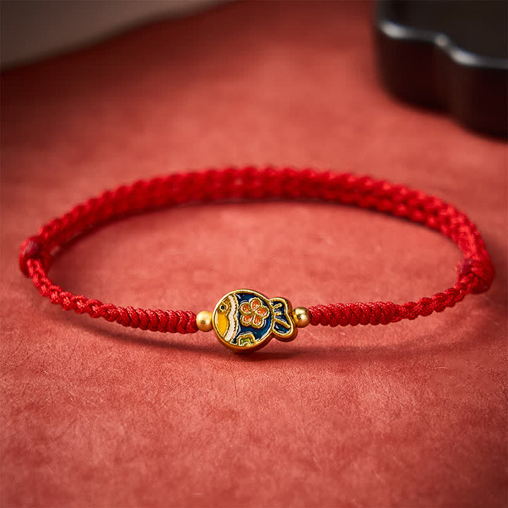 Buddha Stones Pulsera de cuerda roja con diseño de flor cian y pez koi, tejida a mano. - Rojo (Circunferencia de la muñeca: 5,9–8,3 pulgadas / 15–21 cm) - image 0
