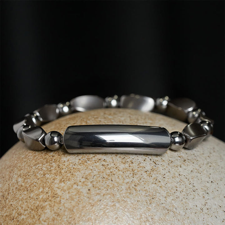Buddha Stones Pulsera minimalista de cuentas de hematita con conexión a tierra y gran poder - image 2