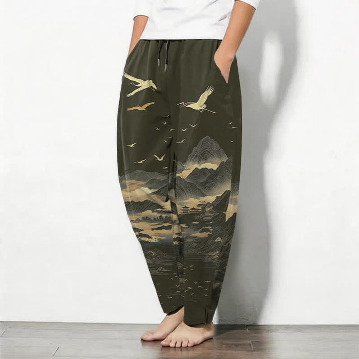 Buddha Stones Pantalones de hombre de algodón puro con estampado de grullas de montaña y cordón ajustable, corte cónico y bolsillos. - image 12