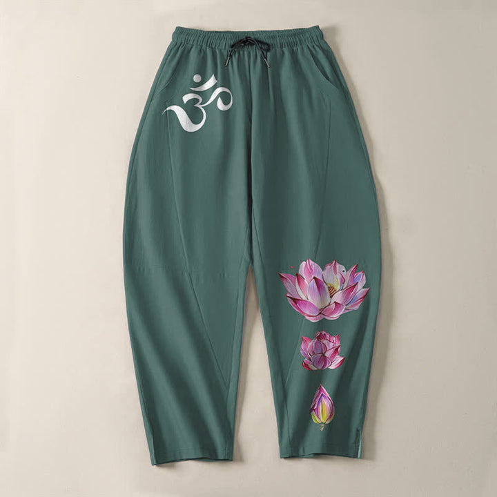 Buddha Stones Pantalones de hombre de algodón puro con estampado de loto rosa y cordón ajustable, corte cónico y bolsillos. - image 9