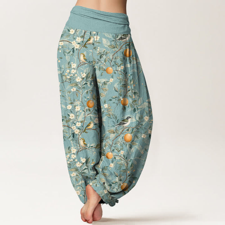 Buddha Stones Pantalones harem de cintura elástica para mujer con estampado de flores de naranjo y pájaros de algodón. - image 1
