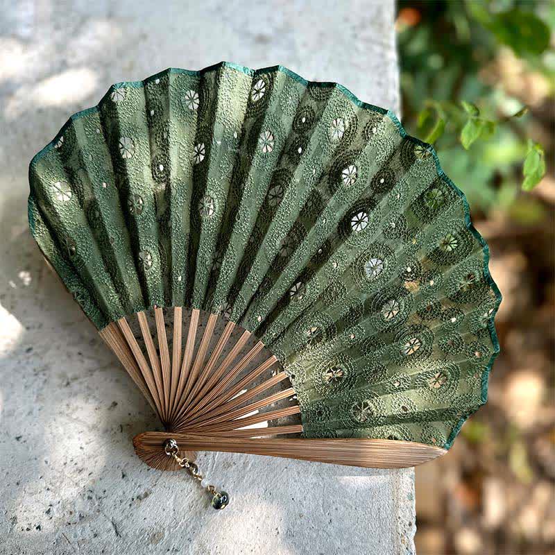 Buddha Stones Ventilador plegable de algodón, lino y bambú con bordado de flor de loto. - Verde oscuro - Tamaño cerrado: Aprox. 21,5 cm / 8,5 pulgadas - image 1
