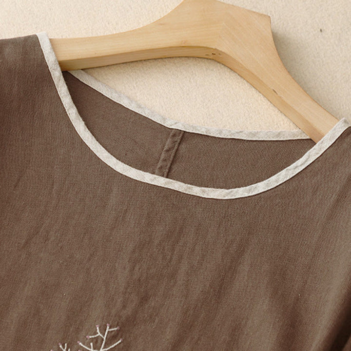 Camiseta de manga corta con cuello redondo y cordón ajustable para mujer, con bordado informal de árbol y Buddha Stones. - image 13