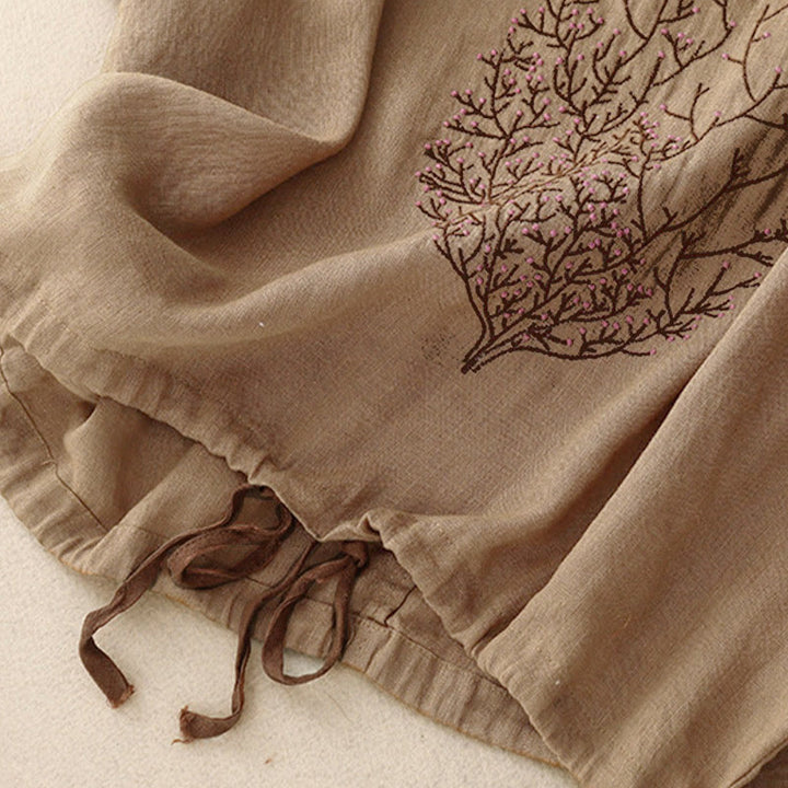 Camiseta de manga corta con cuello redondo y cordón ajustable para mujer, con bordado informal de árbol y Buddha Stones. - image 16