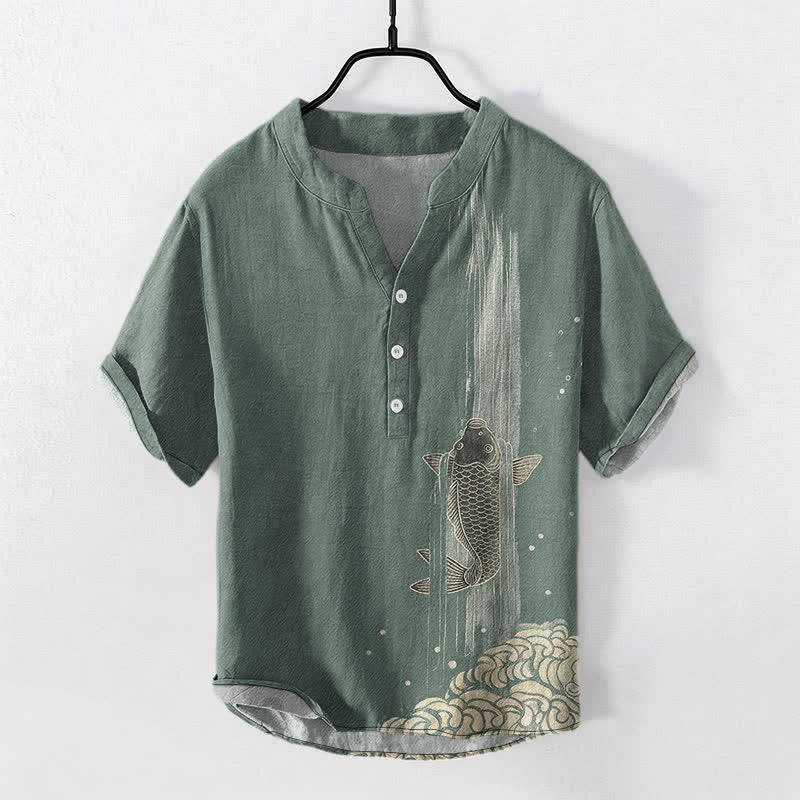 Buddha Stones Camisa de manga corta con medio botón y estampado de ondas de agua de peces koi para hombre, de algodón. - Verde mar oscuro - US/UK/AU50, EU60 (5XL) - image 0