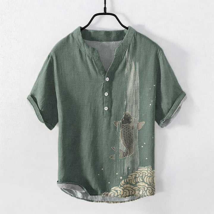 Buddha Stones Camisa de manga corta con medio botón y estampado de ondas de agua de peces koi para hombre, de algodón. - Verde mar oscuro - US/UK/AU50, EU60 (5XL) - image 0