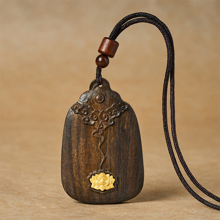 Buddha Stones Collar con colgante de madera de sappanwood con diseño de nubes auspiciosas y loto, símbolo de nuevos comienzos. - Bendición del Loto de las Nubes - image 0