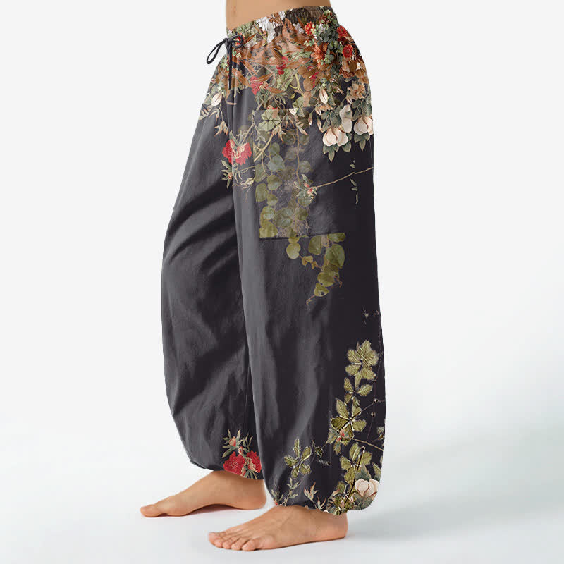 Buddha Stones Pantalones harem de algodón vintage con estampado de peonías rojas y cintura elástica para mujer, con bolsillos laterales. - image 1
