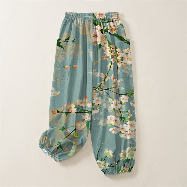 Buddha Stones Pantalones harem de algodón con estampado de flores de durazno y pájaros volando, cintura elástica y bolsillos laterales para mujer. - image 4