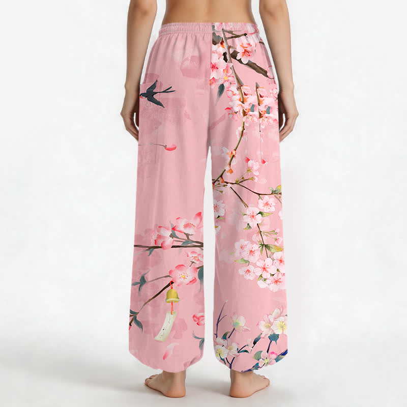 Buddha Stones Pantalones harem de algodón con estampado de flores de durazno y pájaros volando, cintura elástica y bolsillos laterales para mujer. - image 9