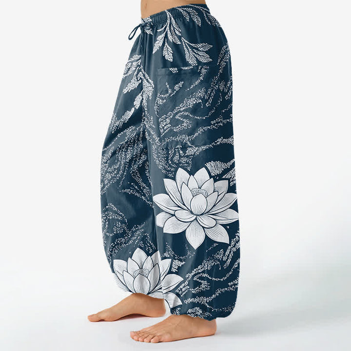 Buddha Stones Pantalones harem de algodón con estampado botánico de loto y color oliva para mujer, con cintura elástica y bolsillos laterales. - image 11