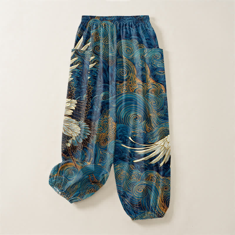 Buddha Stones Pantalones harem de algodón con estampado de grulla dorada y olas, cintura elástica y bolsillos laterales para mujer. - image 4