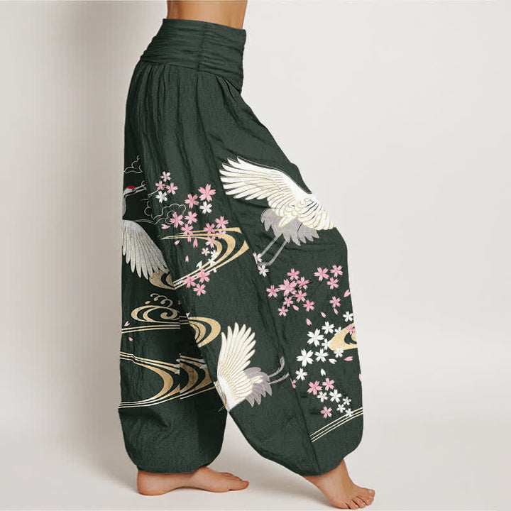 Buddha Stones Pantalones harem de mujer con cintura elástica y estampado de grullas y flores de cerezo, de algodón. - image 6
