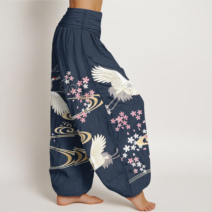 Buddha Stones Pantalones harem de mujer con cintura elástica y estampado de grullas y flores de cerezo, de algodón. - image 9