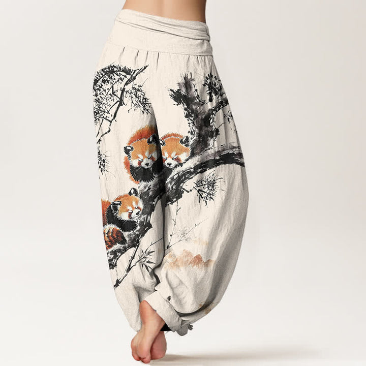 Buddha Stones Pantalones harem de mujer con cintura elástica y estampado de panda rojo y bambú, de algodón y tinta. - image 2