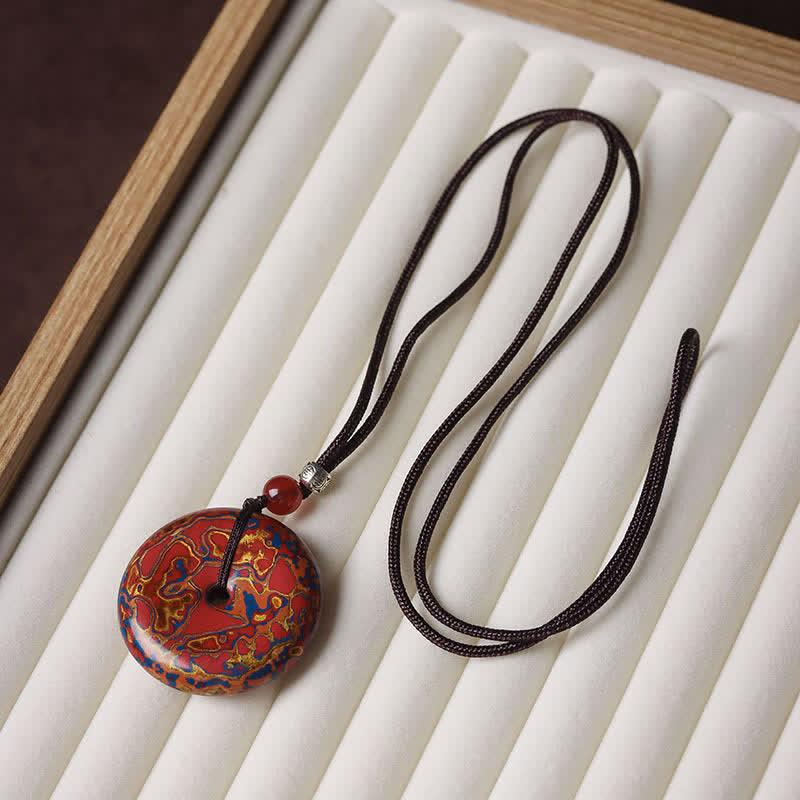 Buddha Stones Collar con colgante de cordón trenzado con hebilla de la paz - Esquema de color rojo con patrón aleatorio - image 2