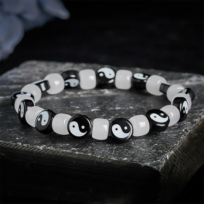 Buddha Stones Pulsera de equilibrio de cuentas blancas y negras Yin Yang de Liuli - image 1
