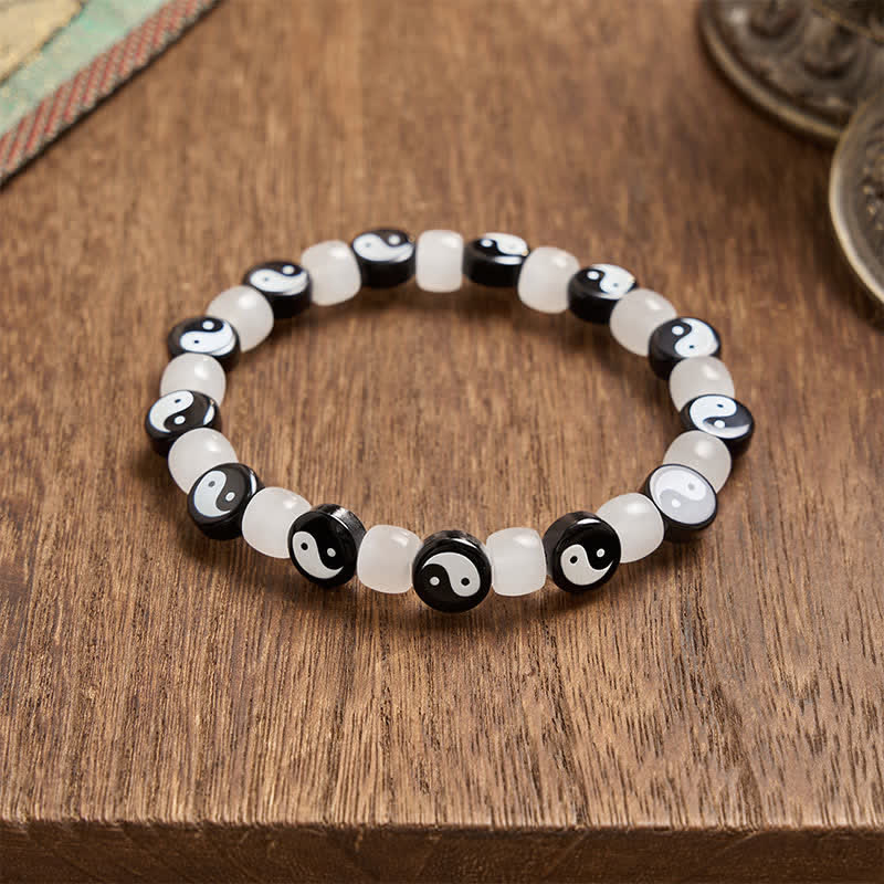 Buddha Stones Pulsera de equilibrio de cuentas blancas y negras Yin Yang de Liuli - image 2