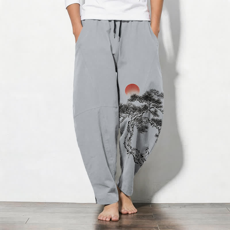 Buddha Stones Pantalones de hombre de algodón puro con estampado de pino y sol rojo, cordón ajustable y bolsillos. - Azul acero claro - US/UK/AU50, EU60 (5XL) - image 7