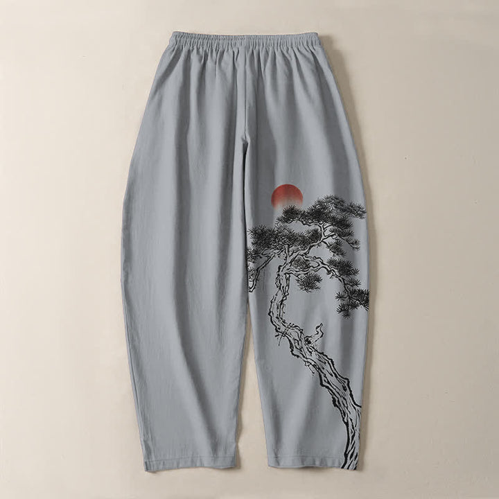 Buddha Stones Pantalones de hombre de algodón puro con estampado de pino y sol rojo, cordón ajustable y bolsillos. - image 10