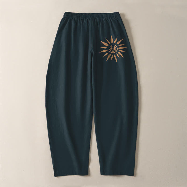 Buddha Stones Pantalones de hombre de algodón puro con estampado de espiral solar, cordón ajustable y corte cónico, con bolsillos. - image 10