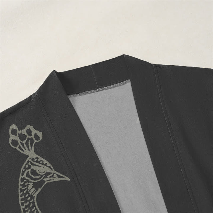 Buddha Stones Kimono de hombre con frente abierto, estampado de peonías y pavos reales de algodón. - image 3
